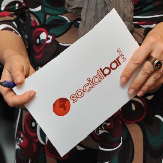 Der Podcast der Socialbar Bonn - Folge 4 mit Almut Schnerring und Sascha Verlan zum Equal Care Day